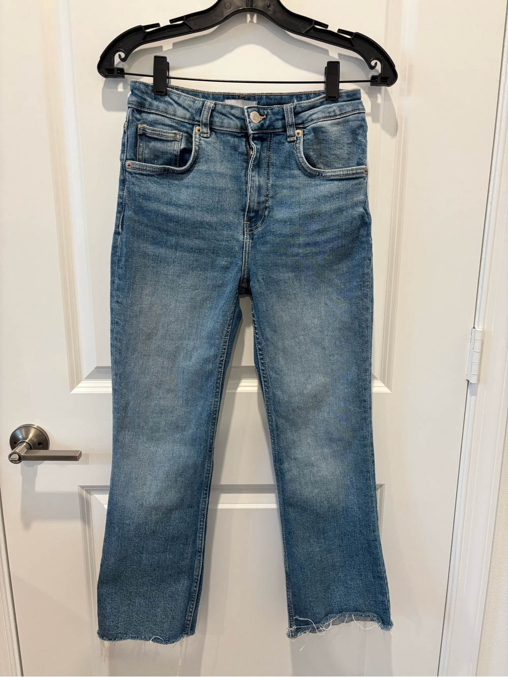 Zara | 5 Pockets Cropped Mid Wash Jeans Size US 4